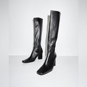 Dubie Cuadrado knee high boot 38